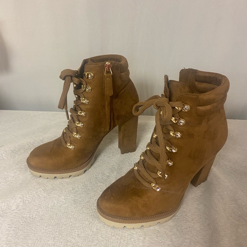 JLO Tan Hannahlee Bootie Size 7‎